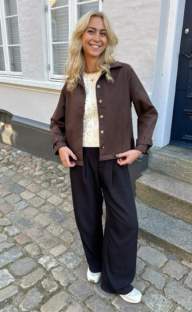 Say INA Copenhagen Trenchcoat - Louisa Short - Chocolate Brown