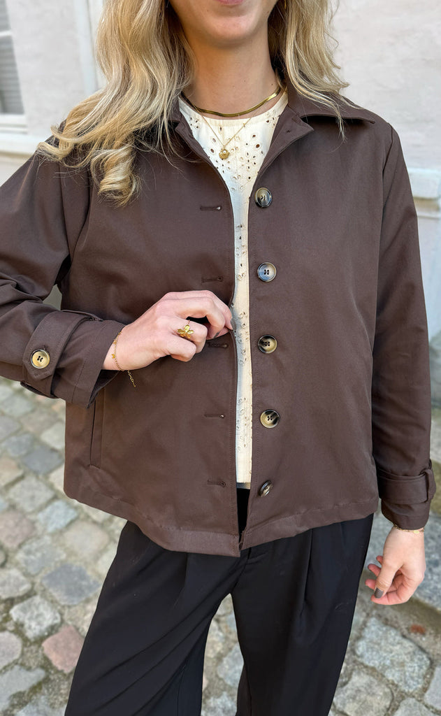 Say INA Copenhagen Trenchcoat - Louisa Short - Chocolate Brown