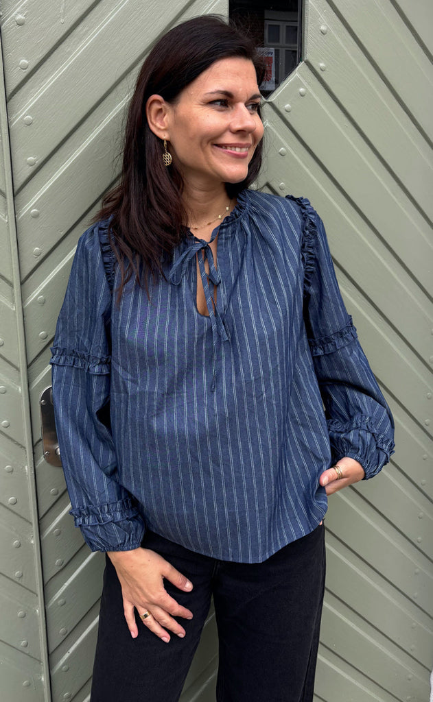 Say INA Copenhagen Skjorte - Lisea - Dark Denim Blue W. Pinstripe