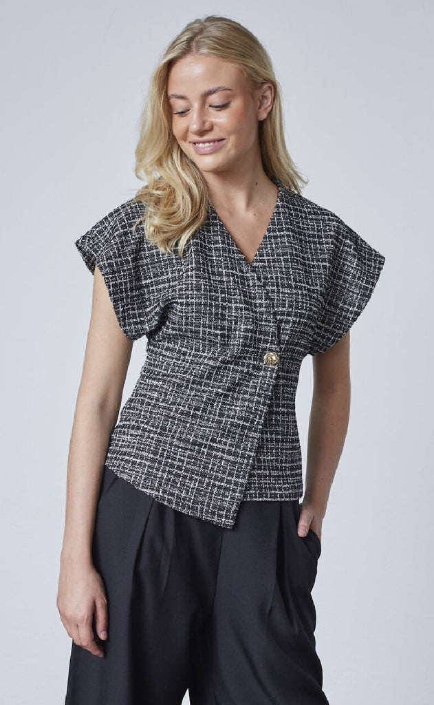 Sisters Point Vest - Evela-VE1 - Black Check