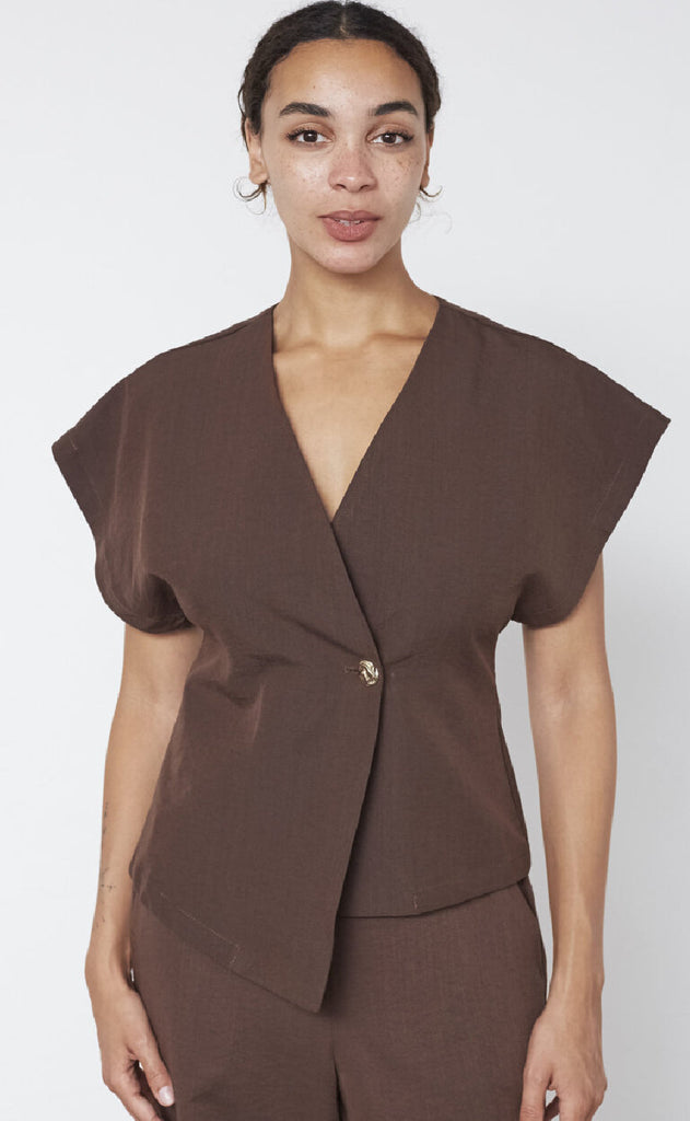 Sisters Point Vest - Gevela-VE2 - Brown