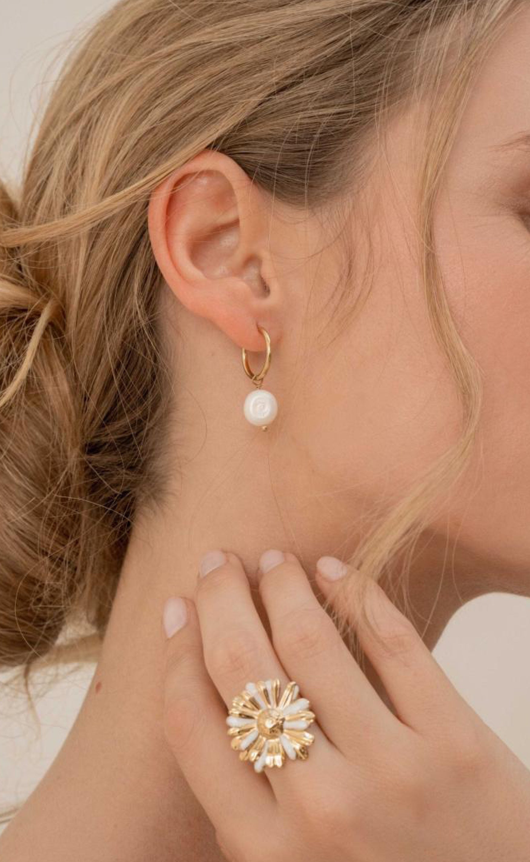 Smykkeli Copenhagen Øreringer - Tokyo - Gold w. Freshwater Pearl