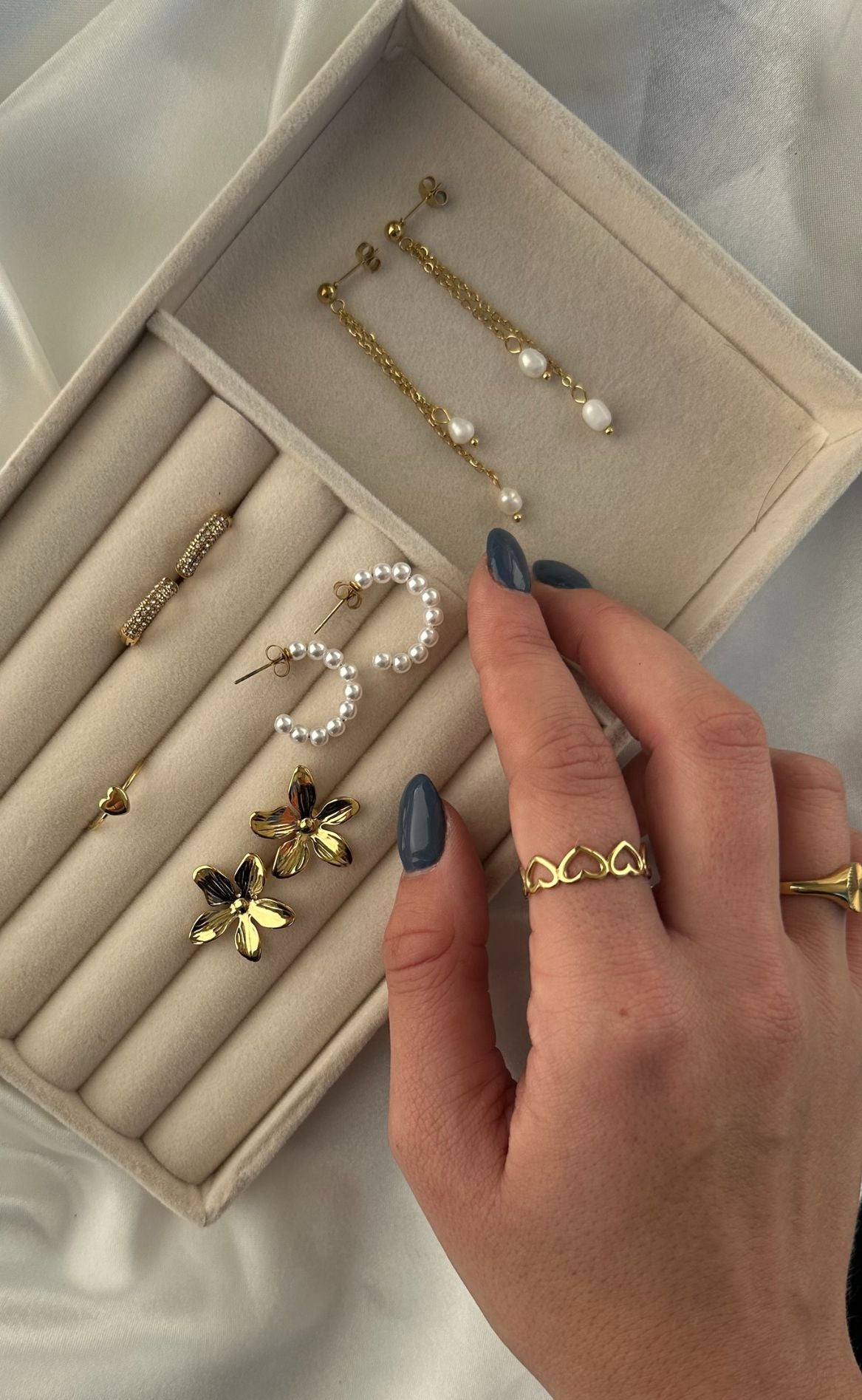 Smykkeli Copenhagen Øreringer - Toledo - Gold Colour w. Pearl