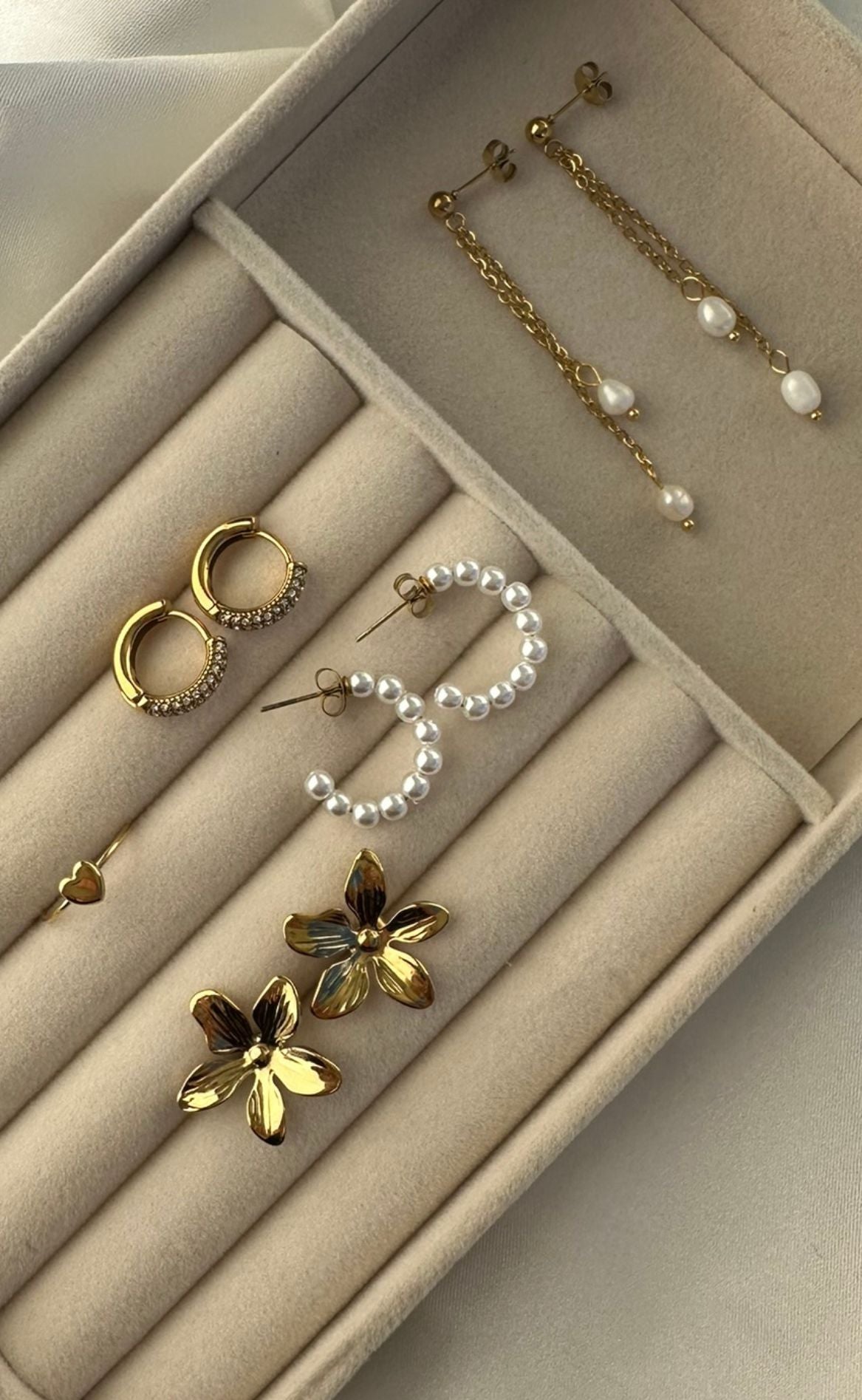 Smykkeli Copenhagen Øreringer - Toledo - Gold Colour w. Pearl