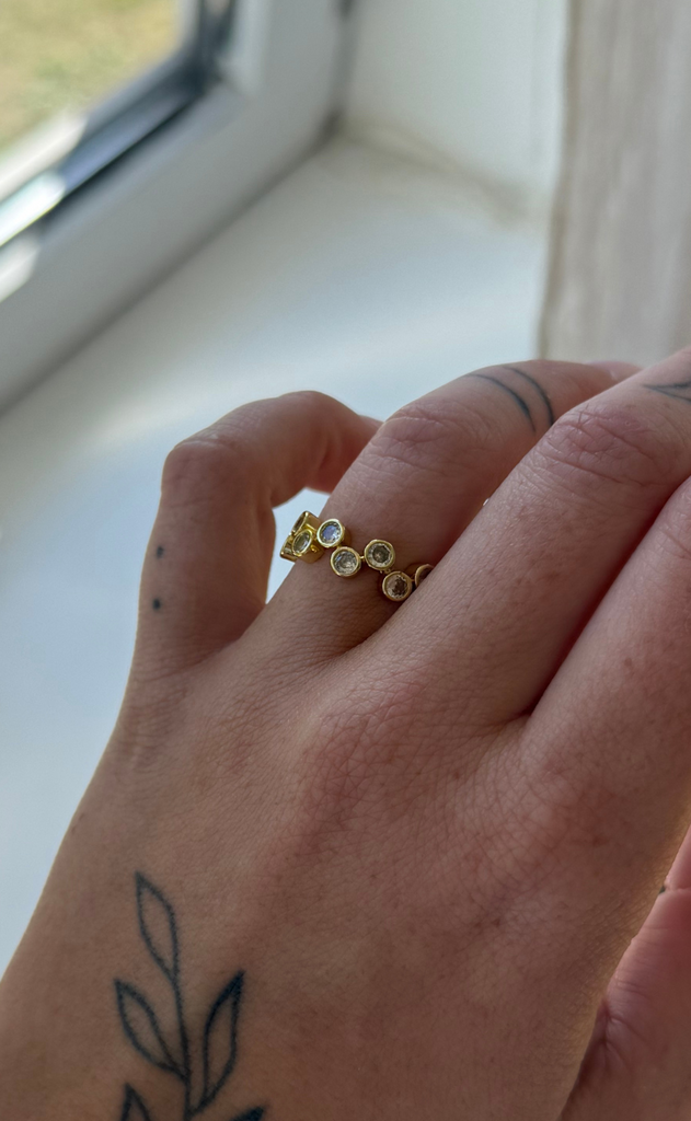 Smykkeli Copenhagen Ring - Safira Stone - Gold Colour