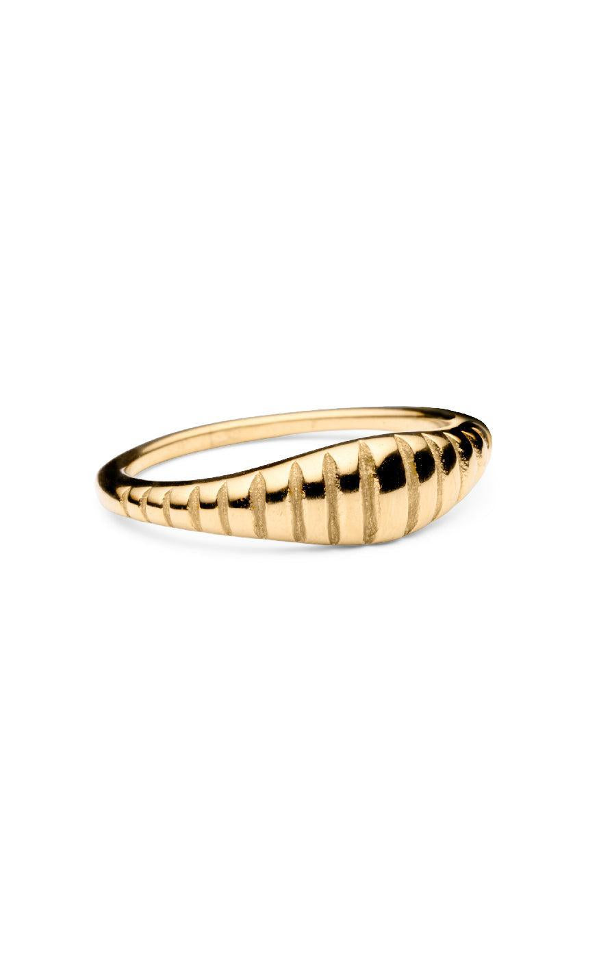 Smykkeli Copenhagen Ring - Twisted Crossaint Small - Golden Colour