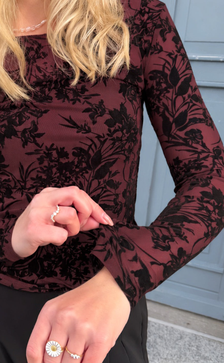 Say INA Copenhagen Bluse - Sophia Mesh - Burgundy W. Black Flowers