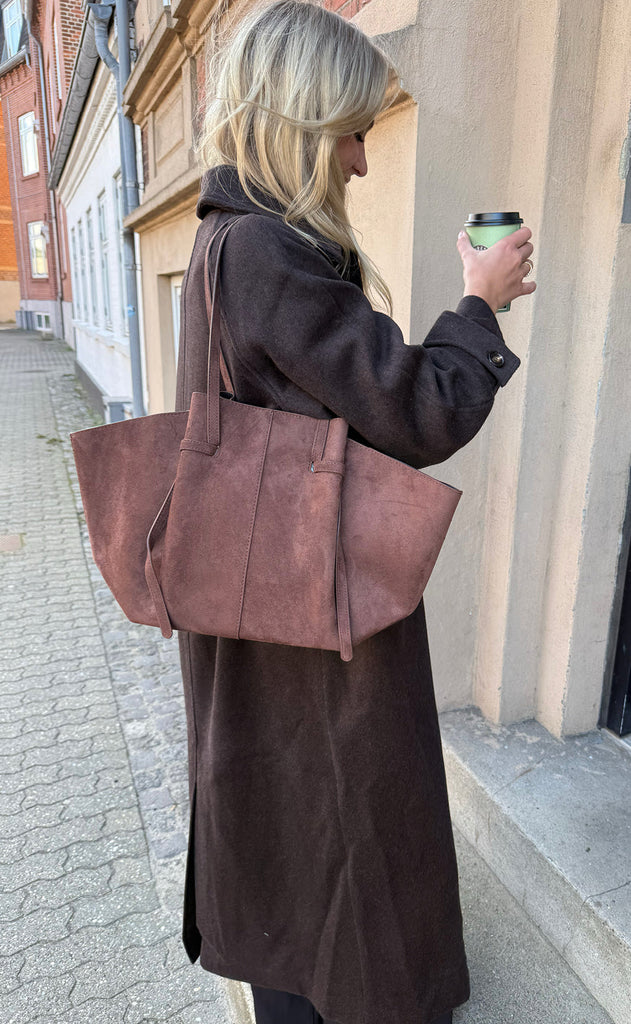 Say INA Copenhagen Veske - Amanda - Brown Faux Suede