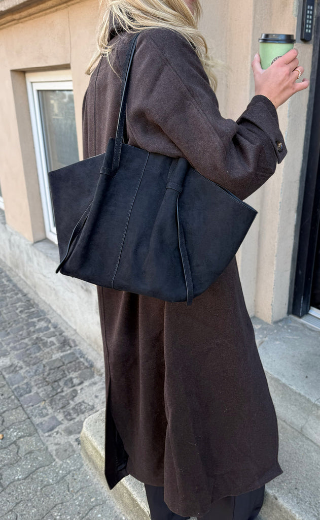 Say INA Copenhagen Veske - Amanda - Black Faux Suede