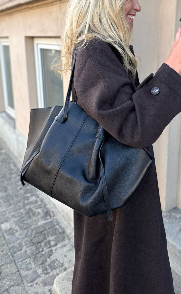 Say INA Copenhagen Veske - Amanda - Black PU Leather