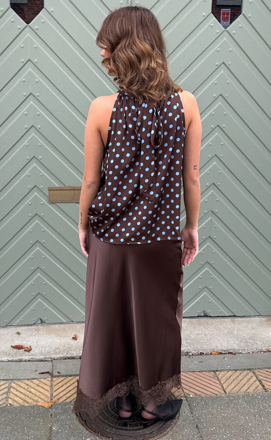 Say INA Copenhagen Topp - Malina - Dark Brown W. Blue Dots