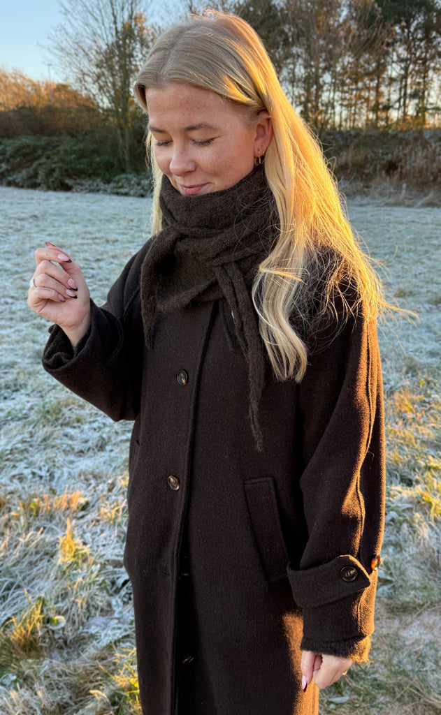 Say INA Copenhagen Skjerf - Myrna - Dark Brown