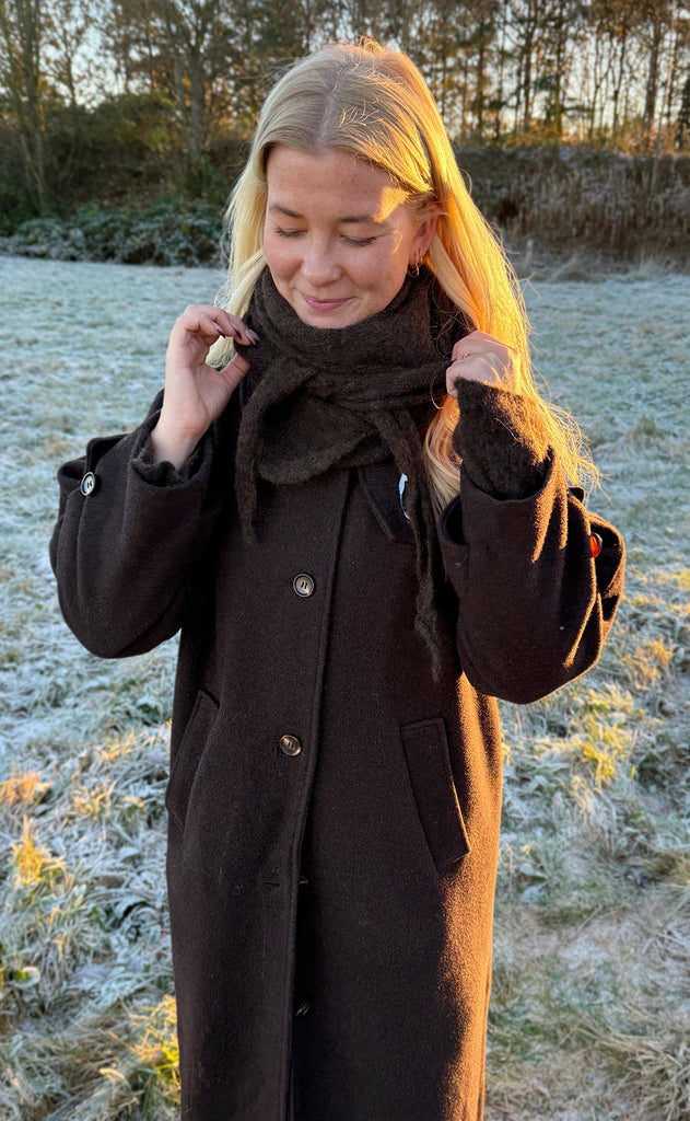 Say INA Copenhagen Skjerf - Myrna - Dark Brown