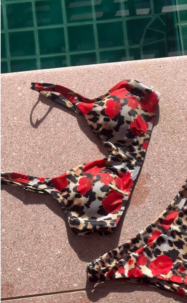 Unica Copenhagen Bikinitopp / Topp - Eda - Leo / Red Flowers