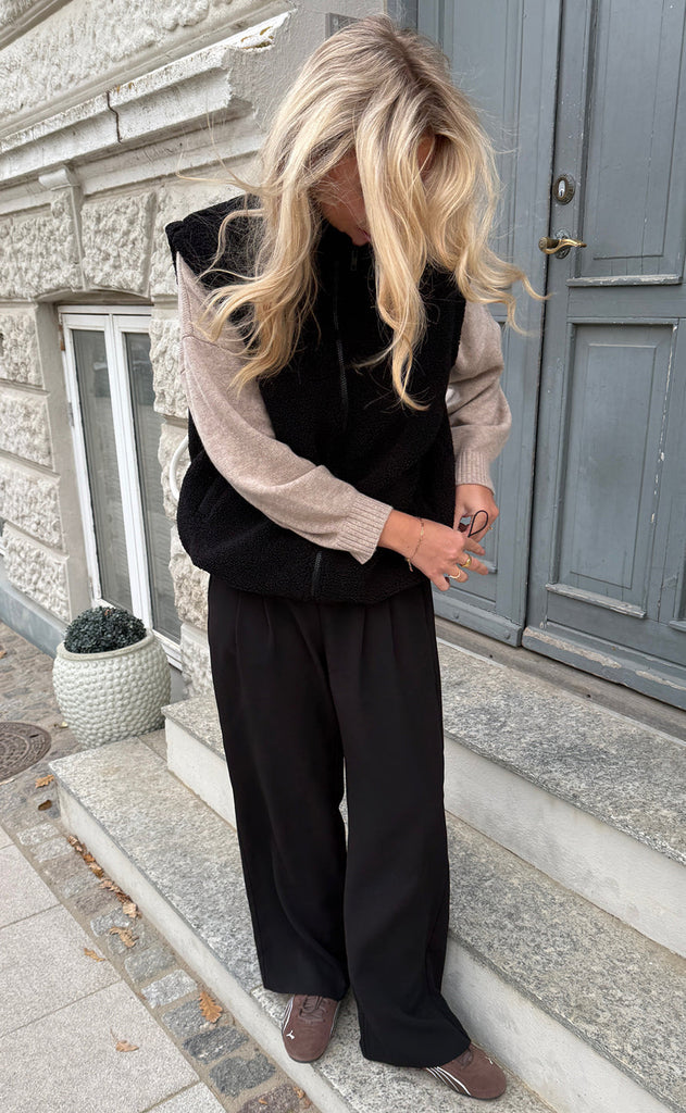 Say INA Copenhagen Fleece Vest - Fia - Black