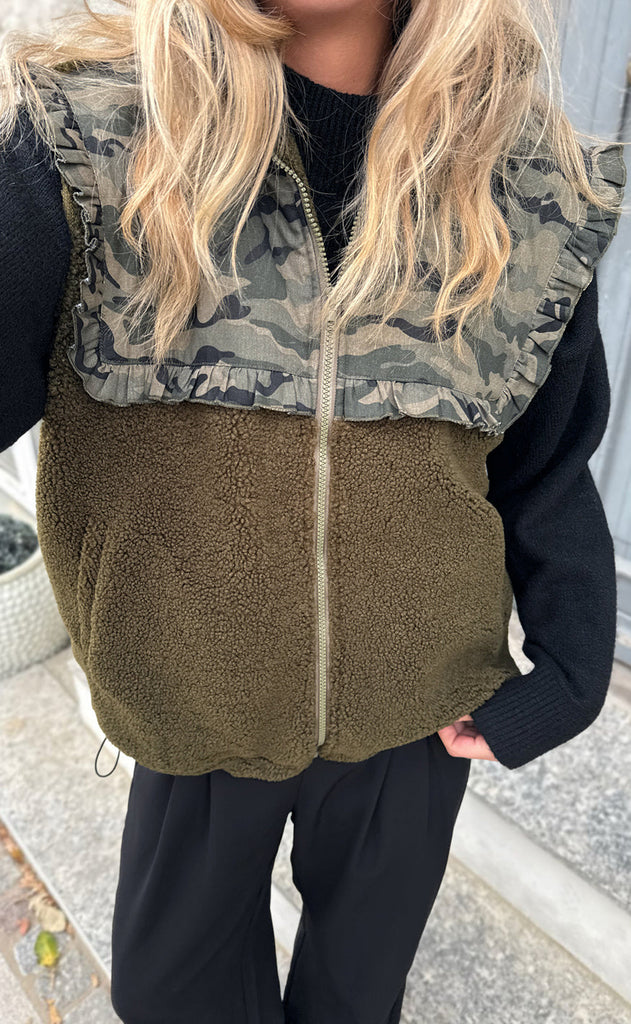 Say INA Copenhagen Fleece Vest - Fia - Army Green W. Camouflage