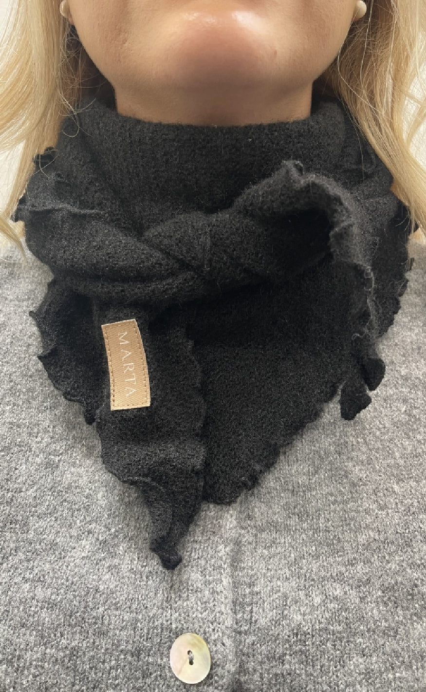 Marta Du Chateau Skjerf - Agnete - Black