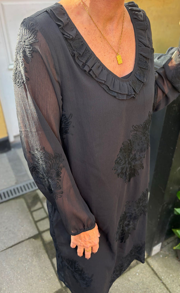 Say INA Copenhagen Kjole - Anbritt - Black W. Pattern