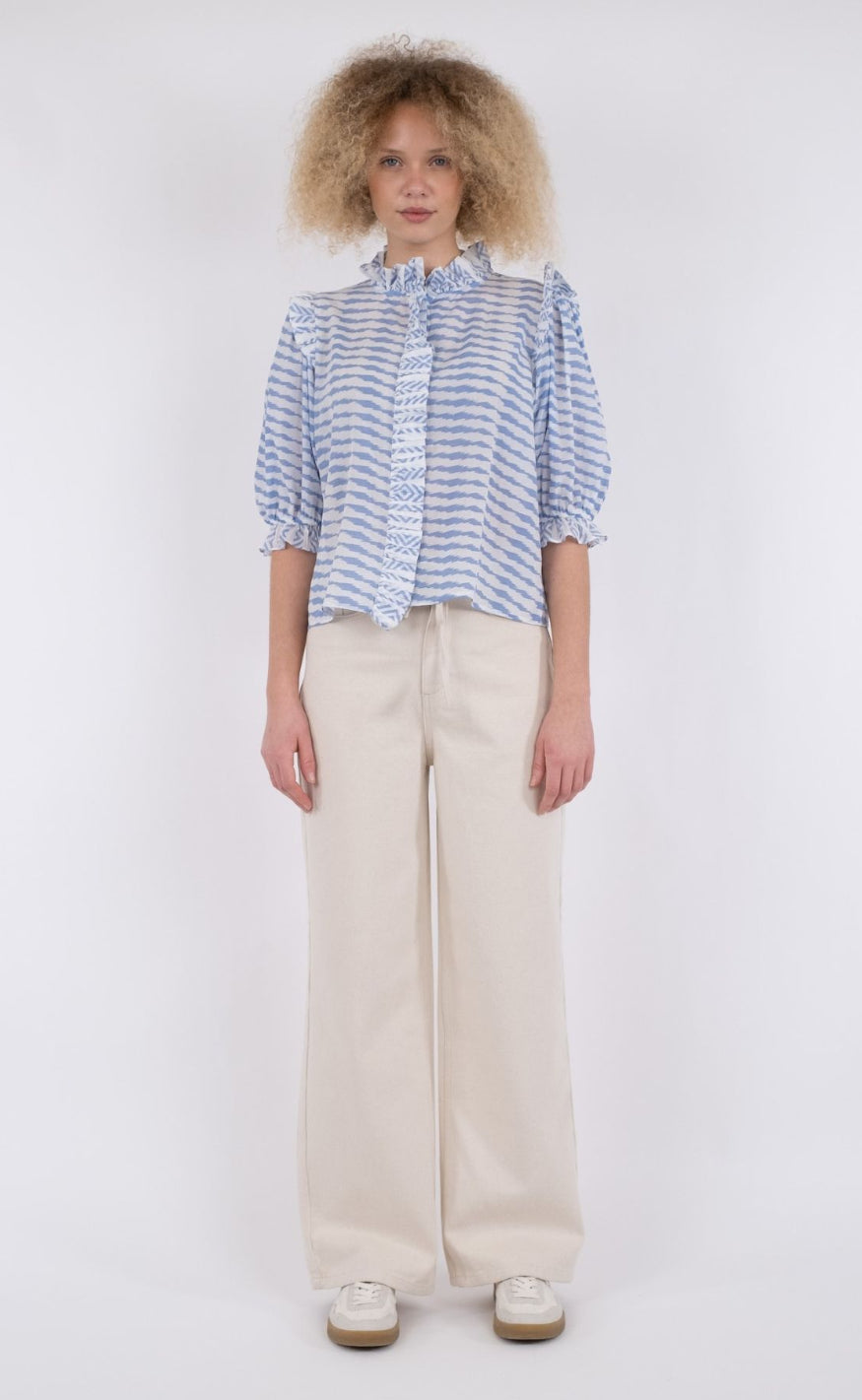 Neo Noir Bluse - Chacha Graphic - Light Blue