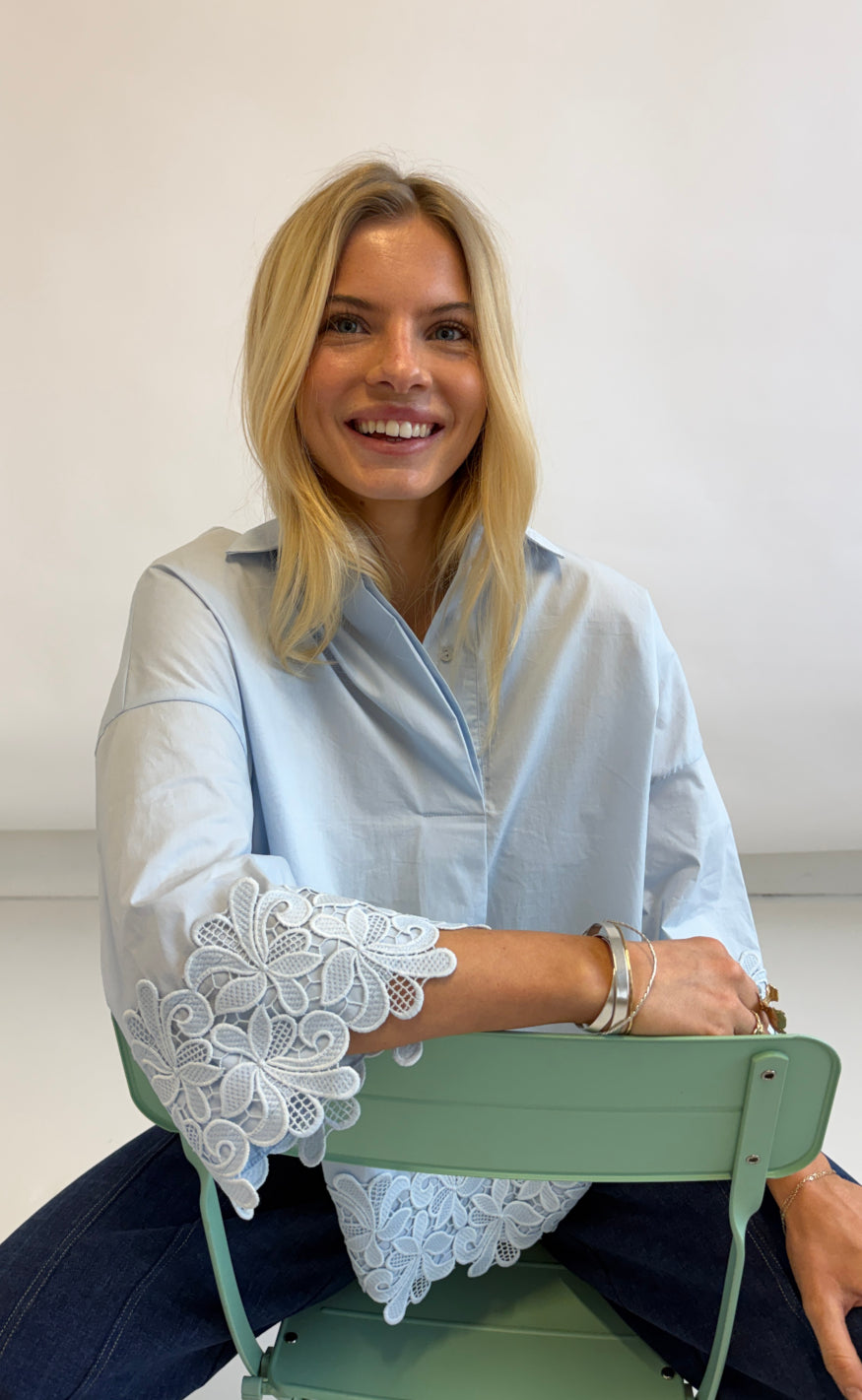 Continue Skjorte - Klara Embroidery - Light Blue