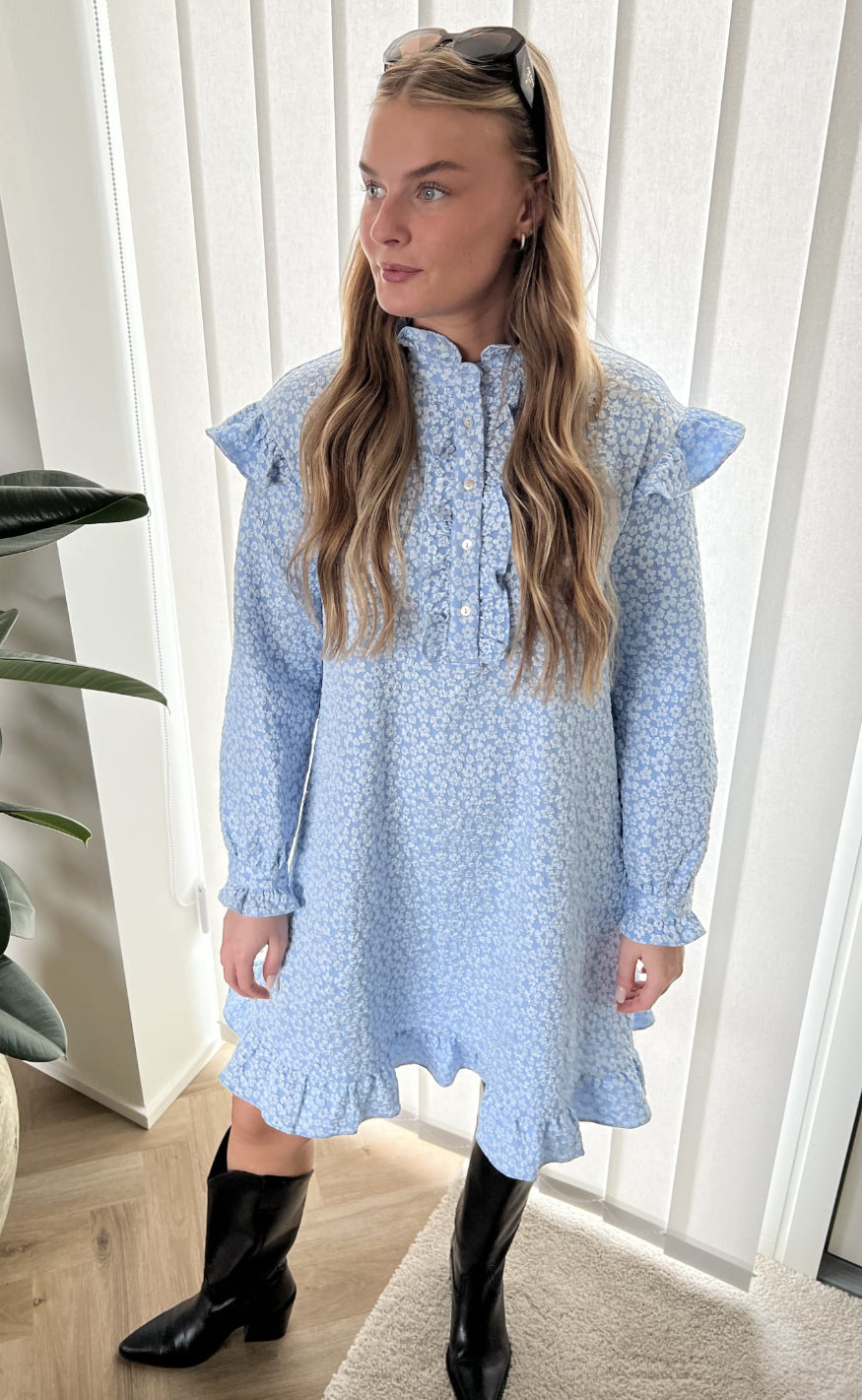 Noella Kjole - Reno Ruby Ruffle - Light Blue