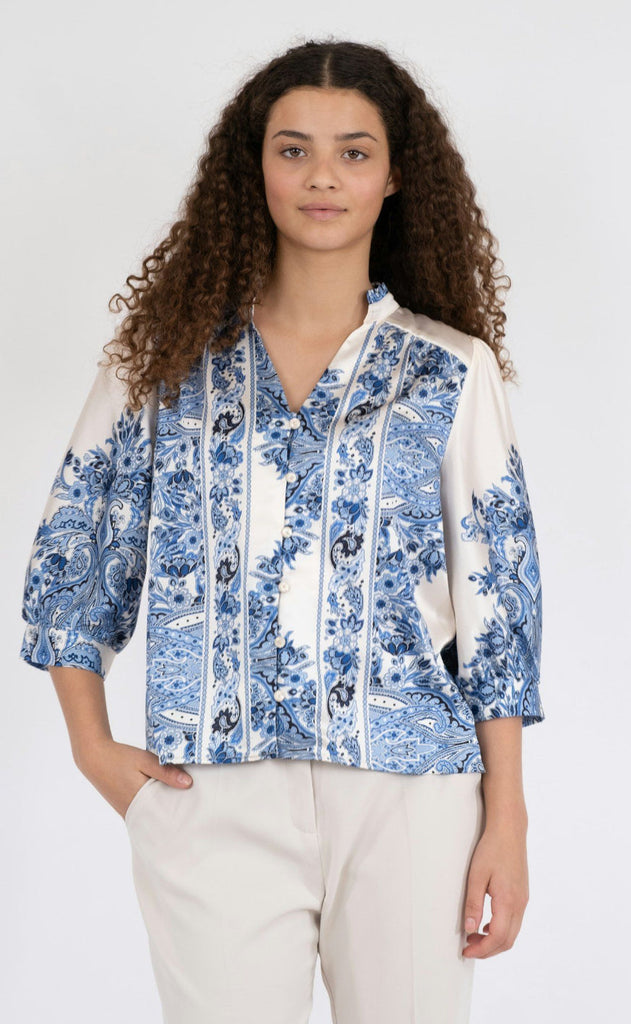 Neo Noir Bluse - Roselle Paisley Border - Bright Blue