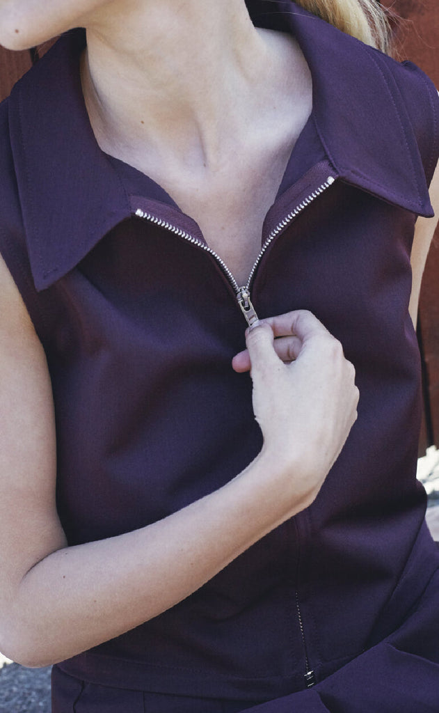 Sisters Point Vest - Guza-VE - D. Burdeaux