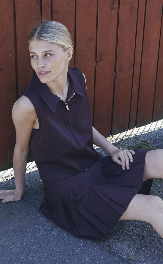 Sisters Point Vest - Guza-VE - D. Burdeaux