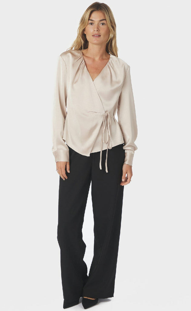 Neo Noir Bluse - Caprina Heavy Sateen - Champagne