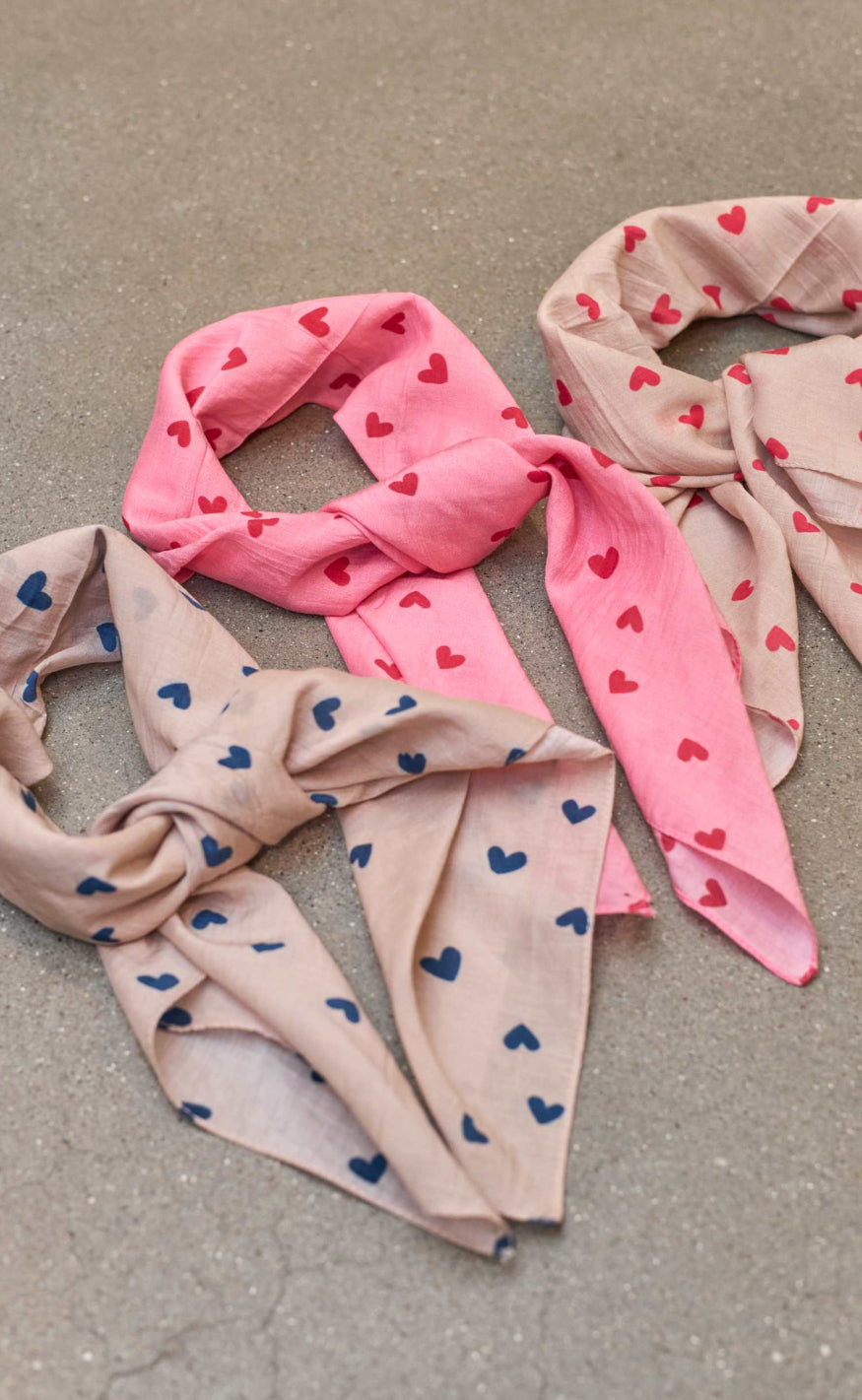 Black Colour Skjerf - Claudine Mini - Blue Heart