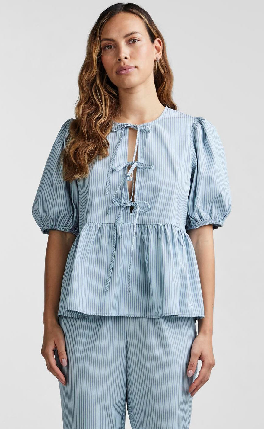 PIECES Topp - Holly Tie - Dusty Mint