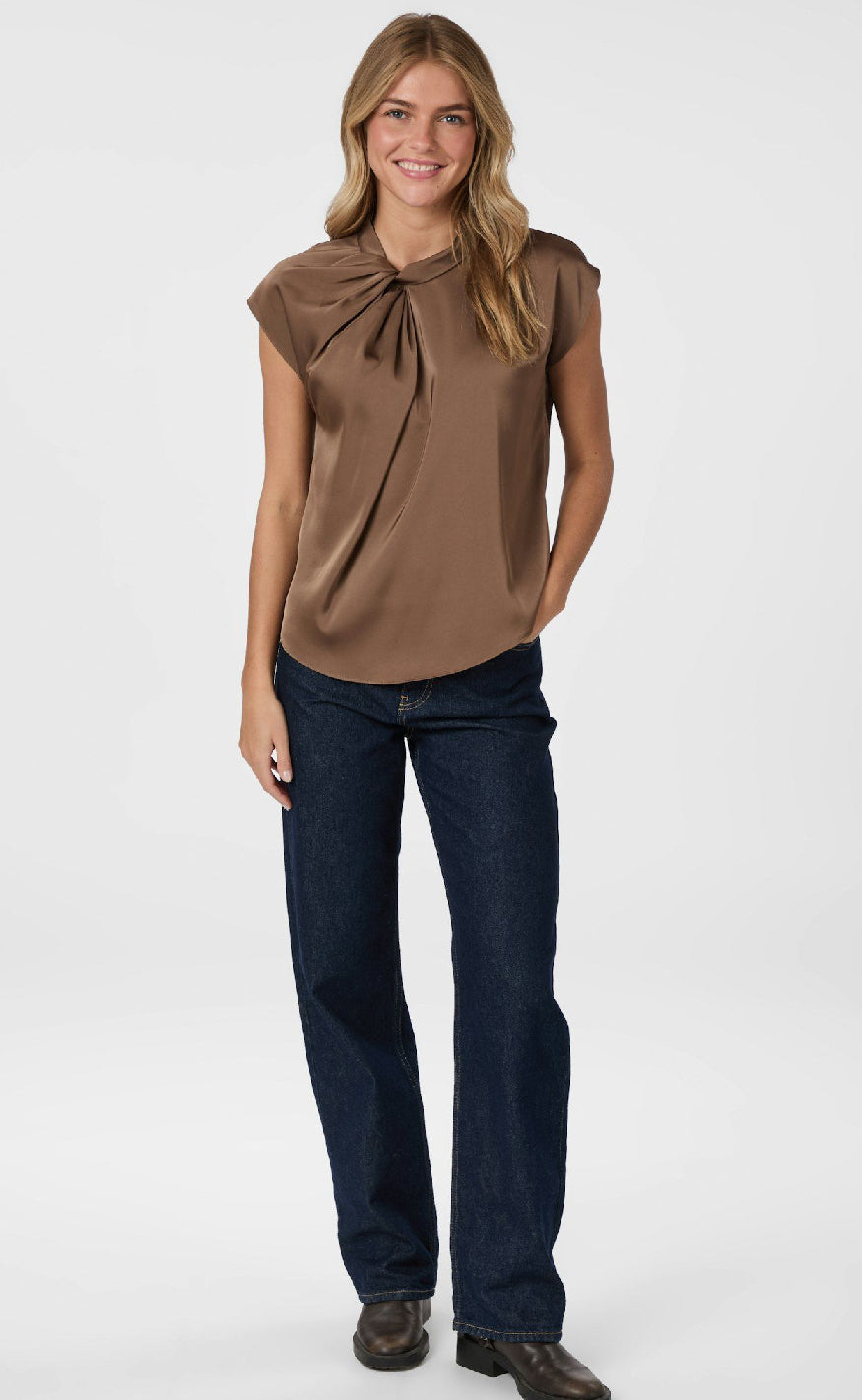 Neo Nour Topp - Fleur Drapy Satin - Dusty Brown