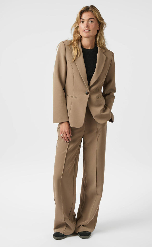 Neo Noir Blazer - Francine - Dusty Brown