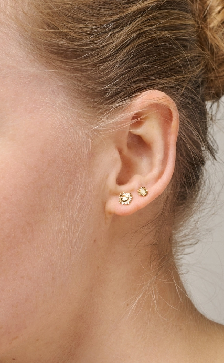 ENAMEL Copenhagen Øreringer - Studs Sunshine - Gold Colour