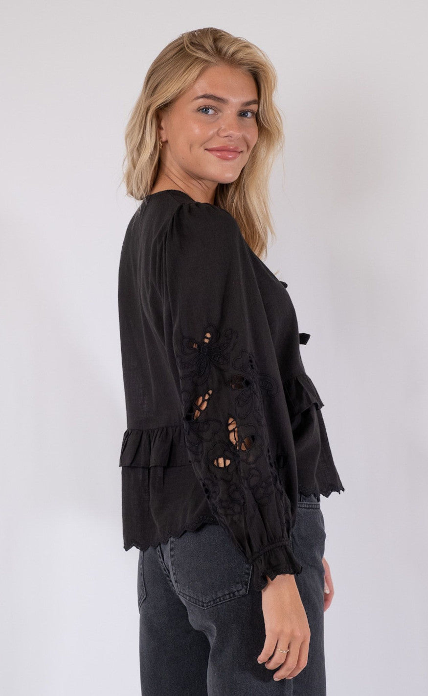 Neo Noir Bluse - Eden Embroidery - Black