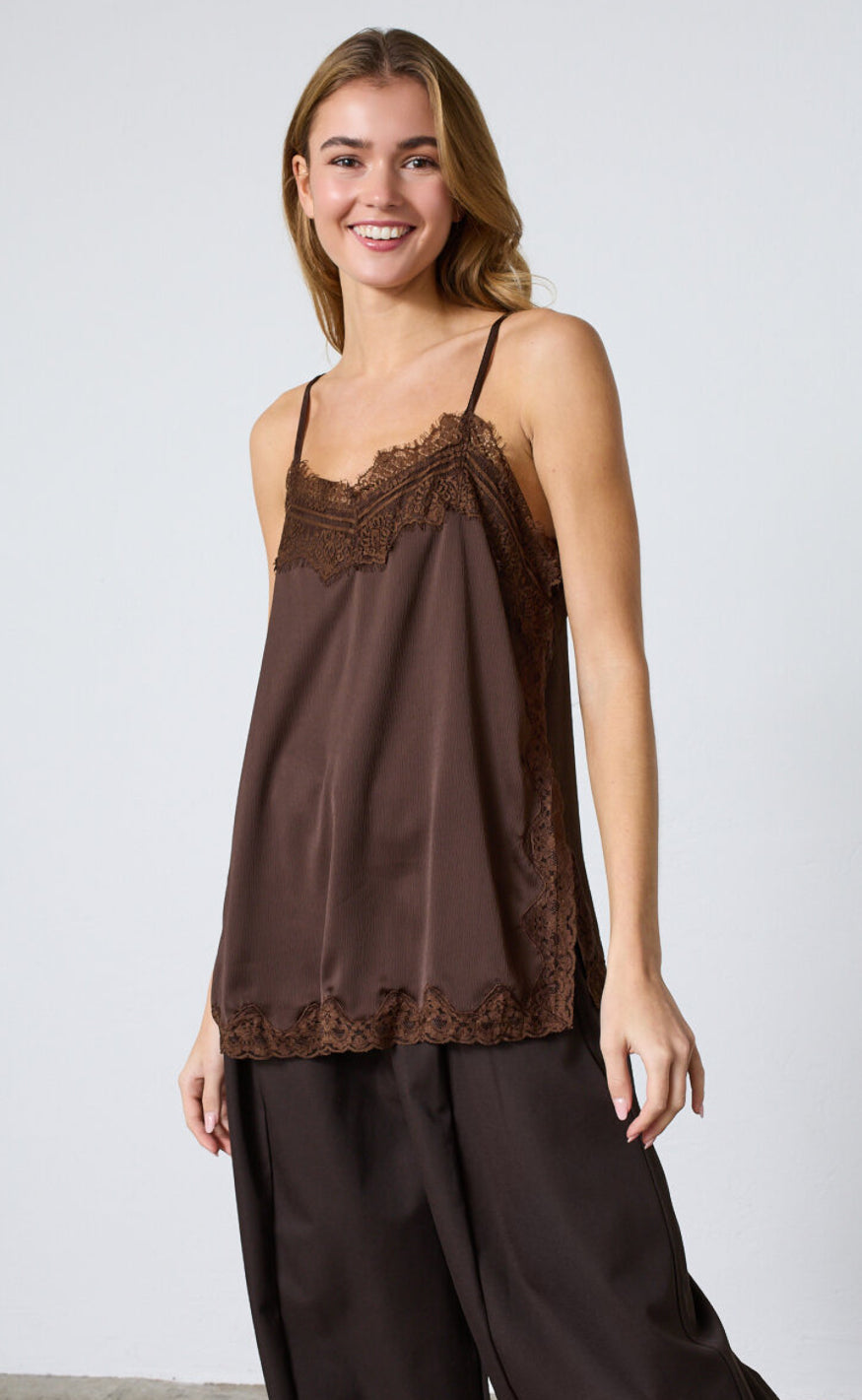 Sisters Point Topp - Isolde-ST1 - D. Chocolate