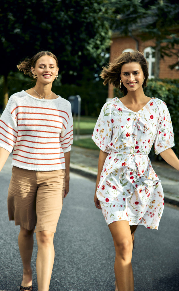 Freequent Kjole - Mele - Brilliant White w. Hot Coral