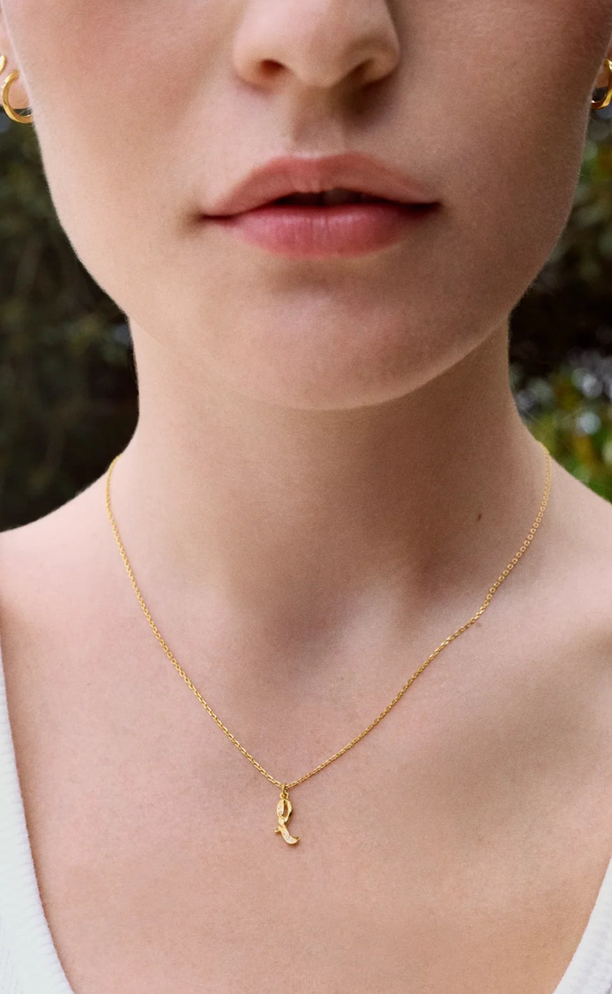 Maanesten Halskjede - L Alphabet - Gold Colour
