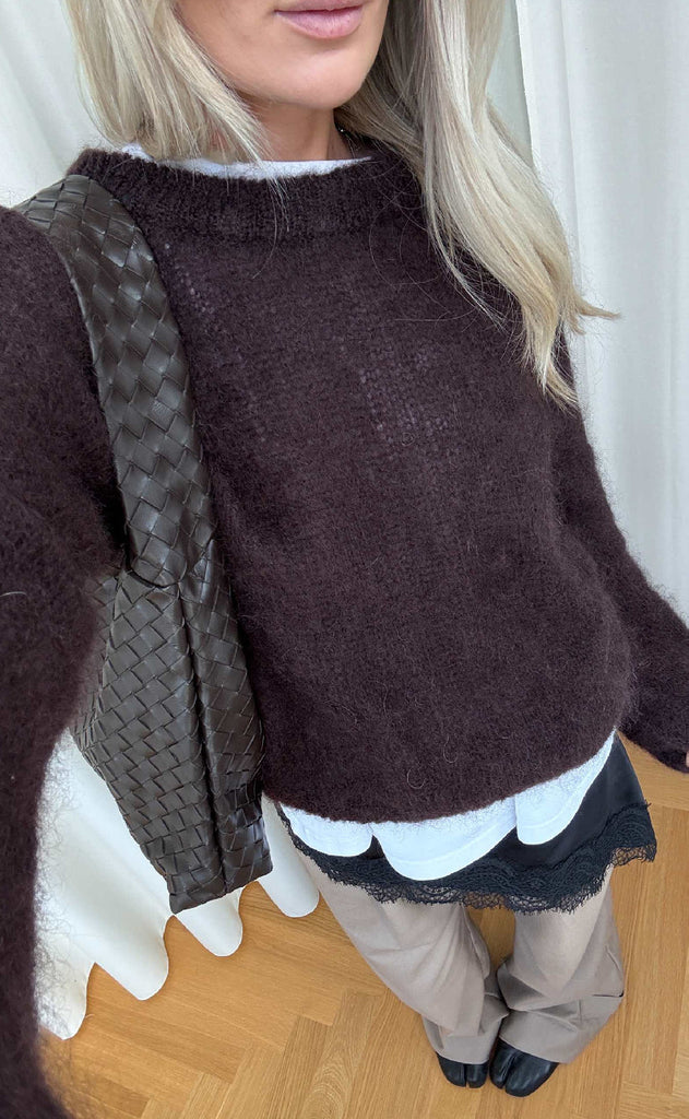 Noella Genser - Latora - Dark Brown Chocolate