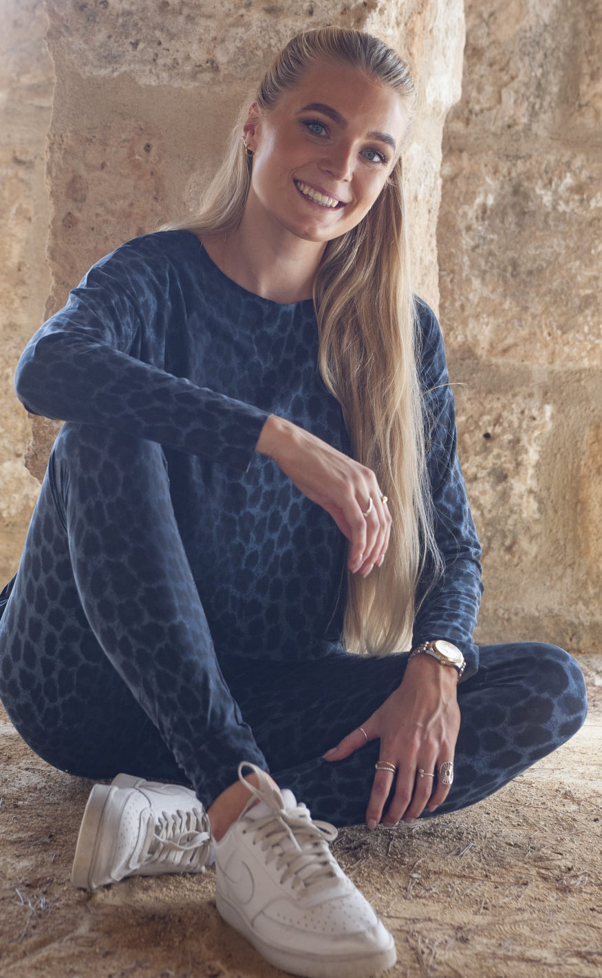 Liberte Topp - Alma -LS -  Dusty Navy Leo