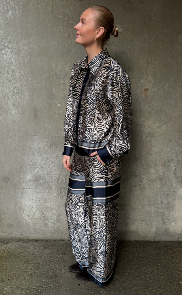 Love & Divine Skjorte - Love1393-1 - Navy Zebra