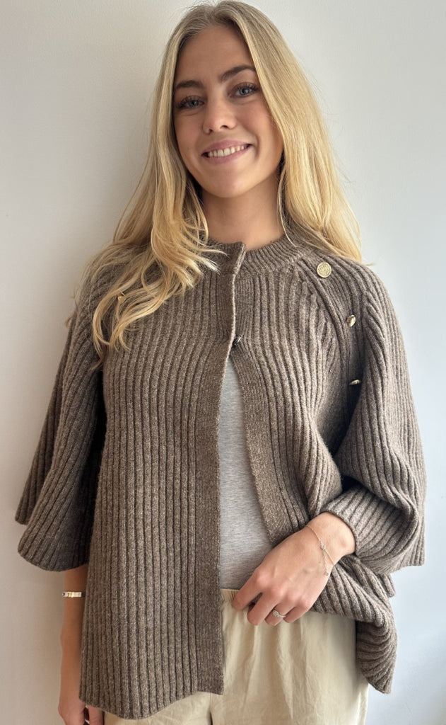 Continue Genser - Louis - Earth