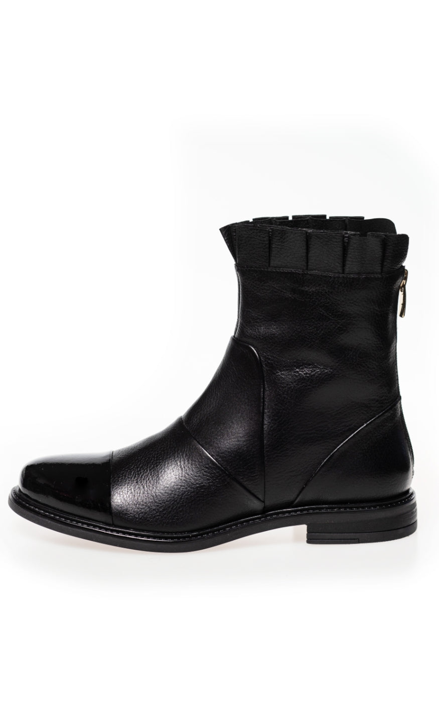Copenhagen Shoes Støvler - Margaret - Black W/Patent Toe