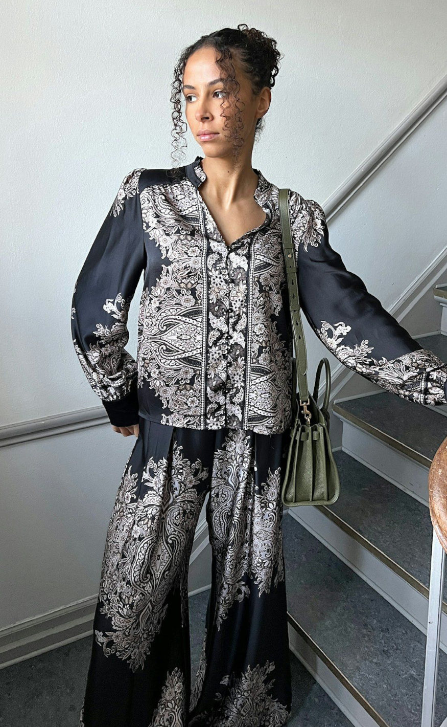 Neo Noir Skjorte - Massima Paisley - Black