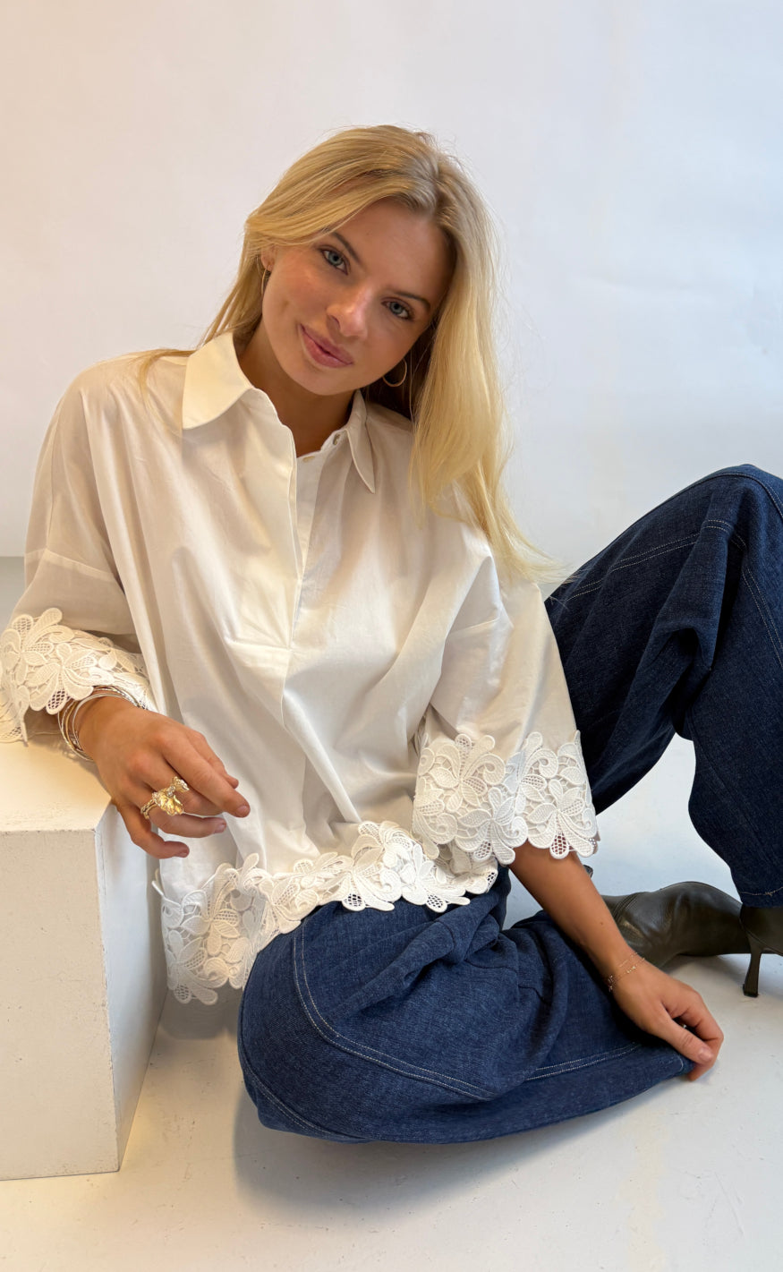 Continue Skjorte - Klara Embroidery - White