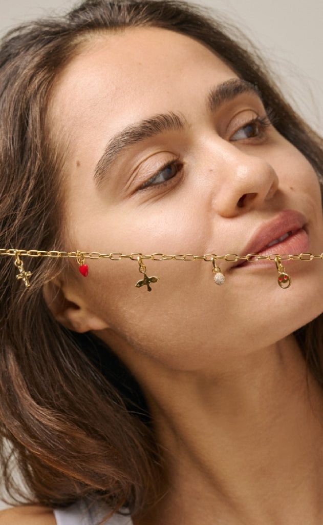 ENAMEL Copenhagen Halskjede - Medium Charm - Gold Colour