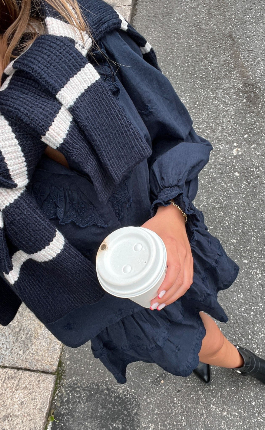 Neo Noir Genser - Nevena - Navy/Sand