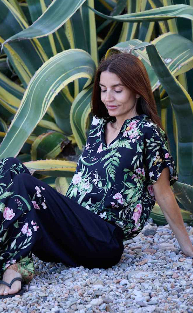 Black Colour Bluse - Zennia - Black Flower