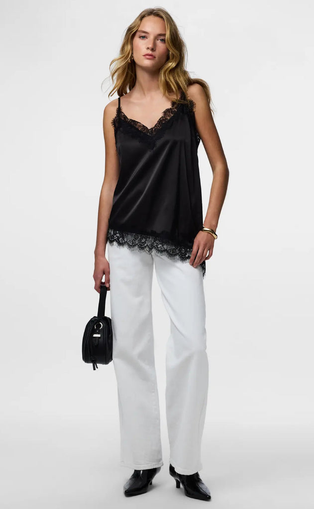 Pieces Topp - Nomi Strap - Black