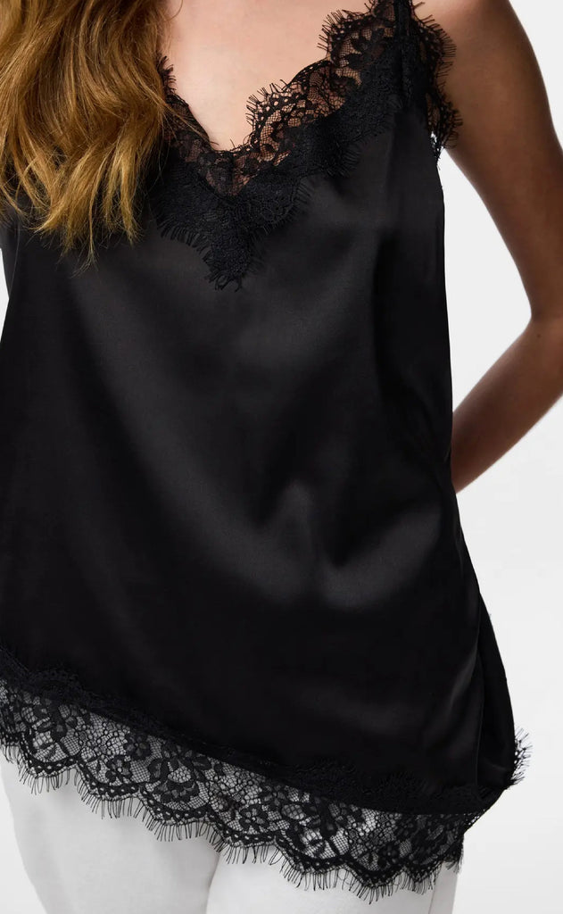 Pieces Topp - Nomi Strap - Black